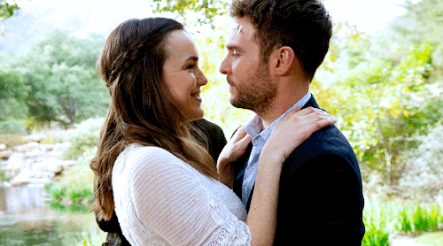 fitzsimmonssource:Best of FitzSimmons (as voted by our followers) » Best Kiss1. (TIE) &ls