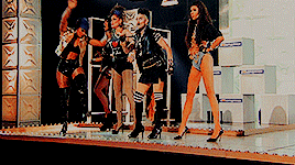 yovskas: rpdr meme // 10 queens.  chi chi devayne. i would tell little zavion davenport that it