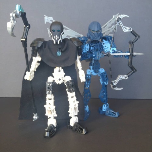 Time for the next two Toa Mangai, introducing Toa Naho and Toa Tundrii! Naho was the second Toa Mang