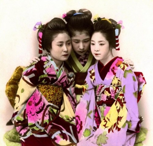 Enami Nobukun, Color Photos of Japanese Life in the 19th Century.