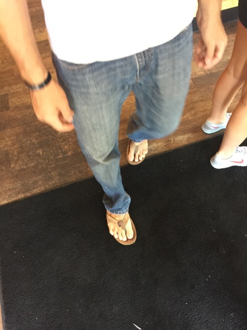 topsofmalefeet:  beardedblackawesome:  Some random candida caught in the field. topsofmalefeet  Reblog and enjoy  Very good candid pictures thanks