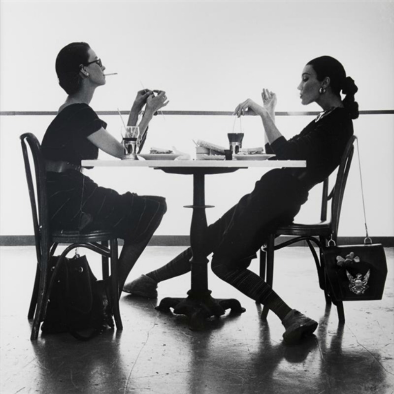 federer7:  Women in Wartime (Dorian Leigh and Evelyn Tripp), New York, 1950 © 