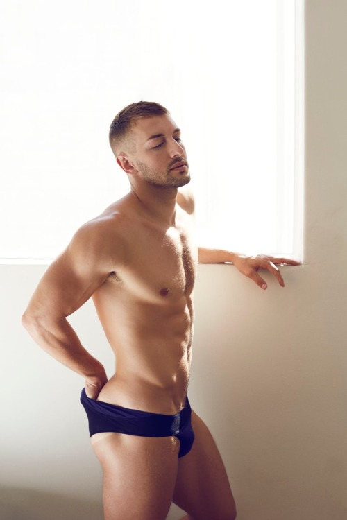rapideyesmovement:  Andy Crum by Mitch Major