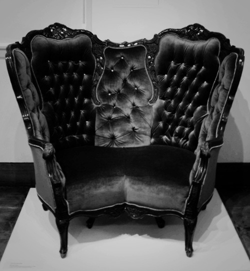 mistressvamp:  MistressVamp:  ♆ Gothic Subculture. Fashion . Beauty. Photography. Sex. Love. Curly Hair. DreadLocks. Quotes. Gifs. Cars.♆   (via #Gothic chair for two | Dream Home)