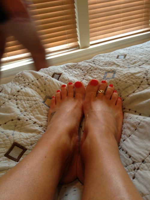 Foot modeling on omegle - making a BBC cum on her feet on omegle