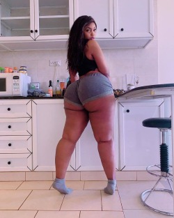 turntup69:thewaysheshouldbe:Reblog if you are addicted to thick babesThick to death!!!