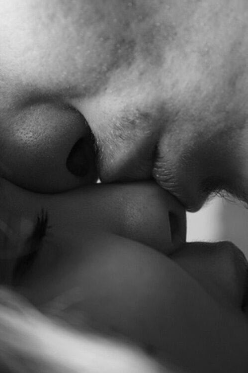 the-wolf-like-me:  Sweet kisses are just as important as anything else. 