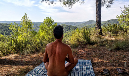 aguywithoutboxers:November 26, 2018    Meditating NudePeaceVisit my text-photo blog: ReNude Pride