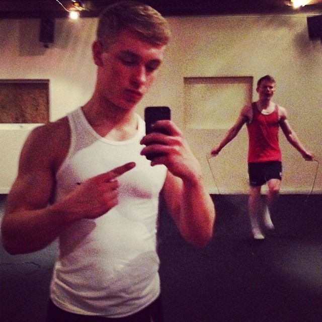 motdrobert2:  Follow me for Hot Guys, Str8 Kiks, Str8 Guy Snaps… *Send me selfies