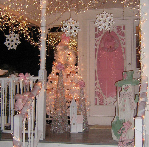 buttermilkchristmas:  Pink Night by Treasured Heirlooms on Flickr. 