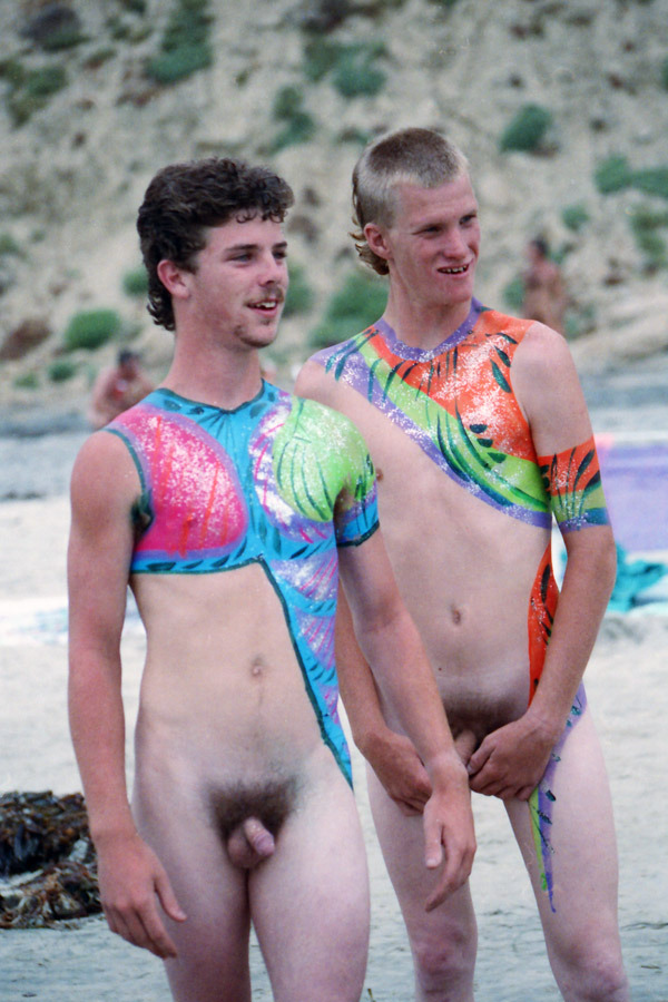 neweygn:  awesome gay nudist couple 