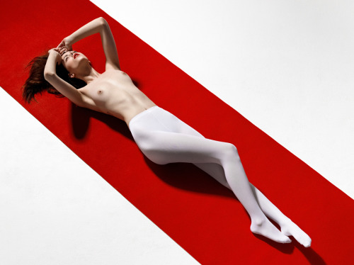 doppiofilo:  red-obsessed-ii-by-michael-woloszynowicz