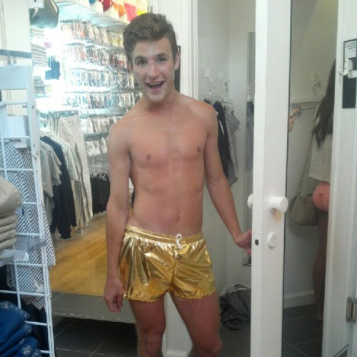 nylonshortsen:  even more gold shorts! adult photos