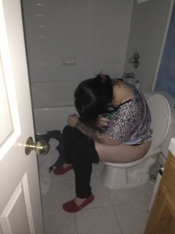 bestcoastbabyyy:  That one time I was super drunk and puked in the tub 
