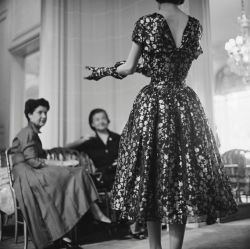 hoodoothatvoodoo:  Mark Shaw &lsquo;Dior model wearing Vivante metallic dress&rsquo; 1953 