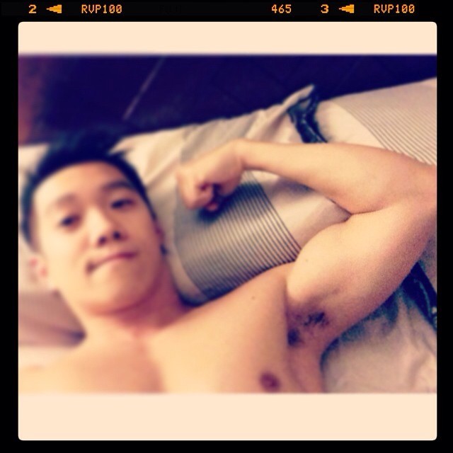 chinesemale:  Good night! Remember, Flexing makes you smarter! by dodgypirate http://ift.tt/1t5d5tz
