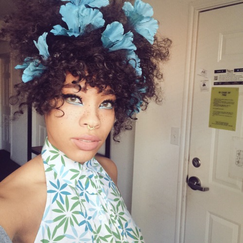 artistiquesoul:  kieraplease:  kieraplease:  I just want to personally thank all the flowers out there that allowed us to stick you in our hair, yall are the real MVPs // ig: kieraplease  Reblogging bc these flowers aren’t a trend, i am spring in human