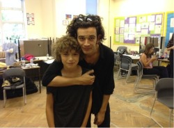 fallingformattyhealy:Flynn (mini waughy) &amp; Matty on the set of heart out /