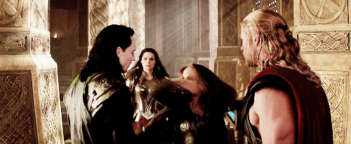 trainwreckinthestars:  For a second I somehow missed the punch and totally thought