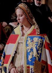 ourgraciousqueen:Favorite CostumesFrom: La Corona Partida