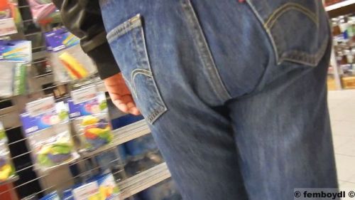 femboydl: another very nice diaper pooping adventure at the mall in levis jeans. it was a huge one.h