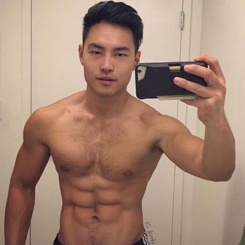 mantop10691:  IG上目前住洛杉磯的美籍韓裔單眼皮多毛帥氣私人健身教練…Jay Kim LAIG….jkimla