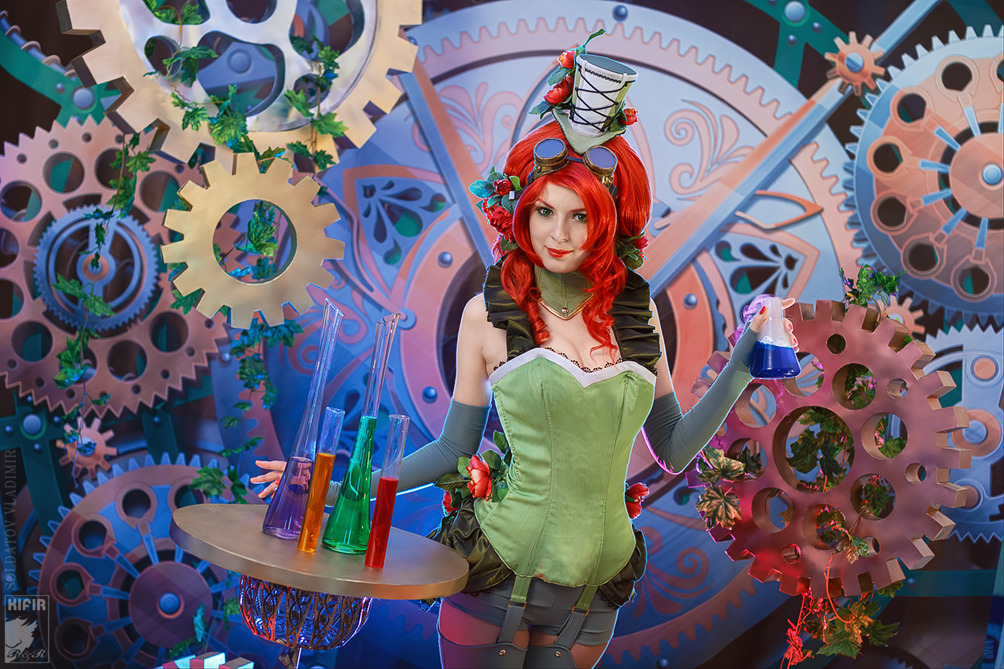 thecyberwolf:  Poison Ivy - Cosplay Cosplayer: Irina Ushenina (Rei-Doll) - Twitter - Facebook