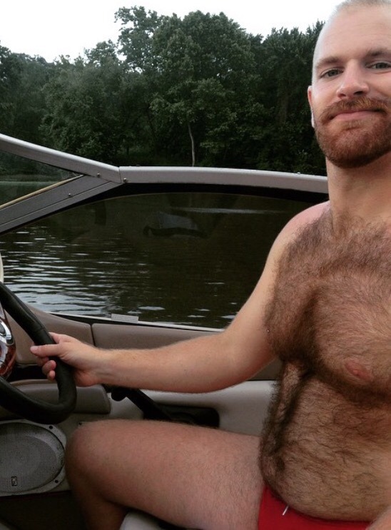 onlookerokc: wineman69:  Permission to cum aboard?  I’d board that 