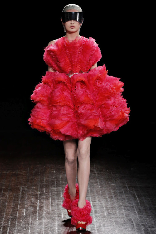frackowiaky:  Alexander McQueen, F/W 2013, Paris 