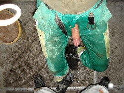 wmzden: scatmanuredaddycop:   Select your favourites from thousands of dirty fetish daddies: http://scatmanuredaddycop.tumblr.com/ I want to lick cock when worker pissed on me 