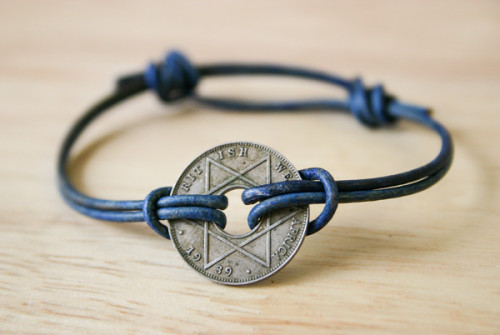 get-crafty:DIY Sliding Knot BraceletTurn an old trinket into a charm for an adjustable leather cord 