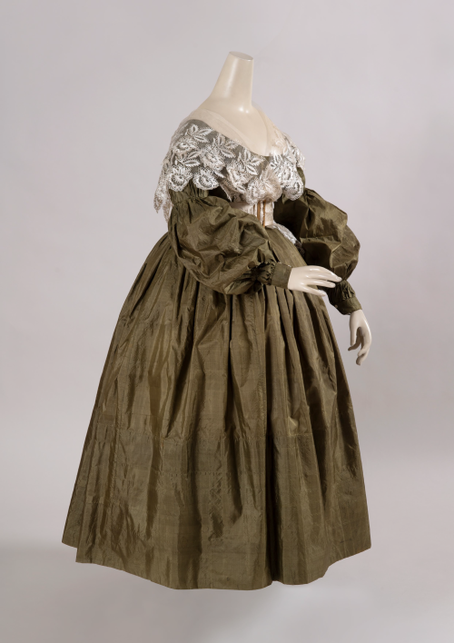 fripperiesandfobs: Day dress ca. 1837-38From Cora Ginsburg