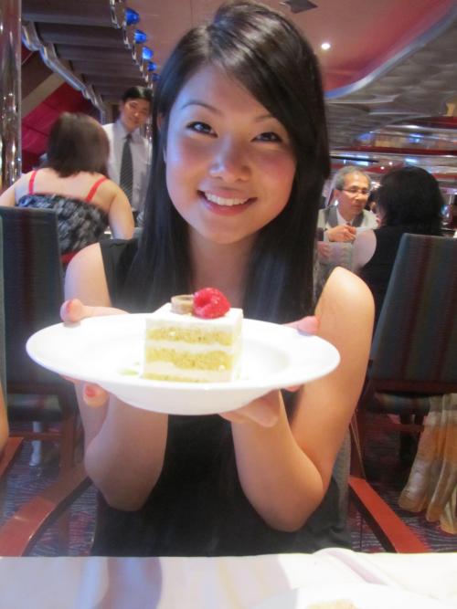 edgingslutasticwhore:  cake from my birthdayy