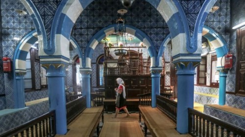 ofskfe: Jewish community of Djerba, Tunisia. Photos by Mosa'ab Elshamy.When school lets out, th