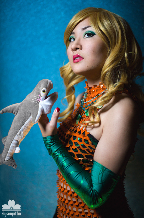 2014 - DragonCon | Aquawoman + Left Shark by elysiagriffin Website: www.fenyxdesign.com Tumbl