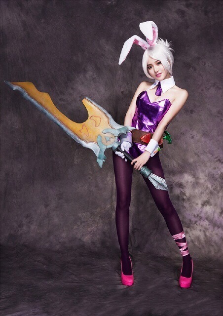 XXX league-of-legends-sexy-girls:  Riven Cosplay photo