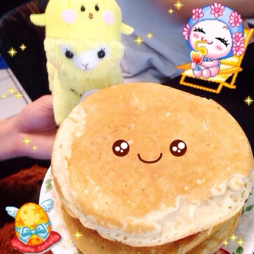 Easter Pancake with Pepper the alpacasso! I named her after Banana pepper because she is the same co