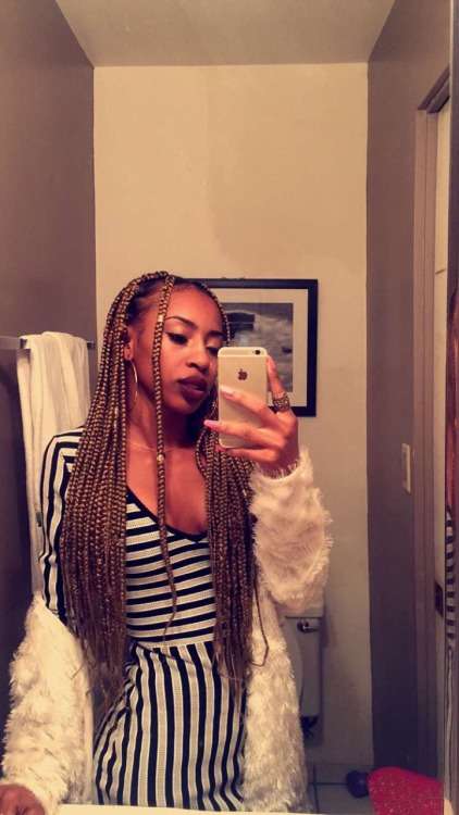 akilahduniani:  Contrary to popular belief , my hair is not a trend