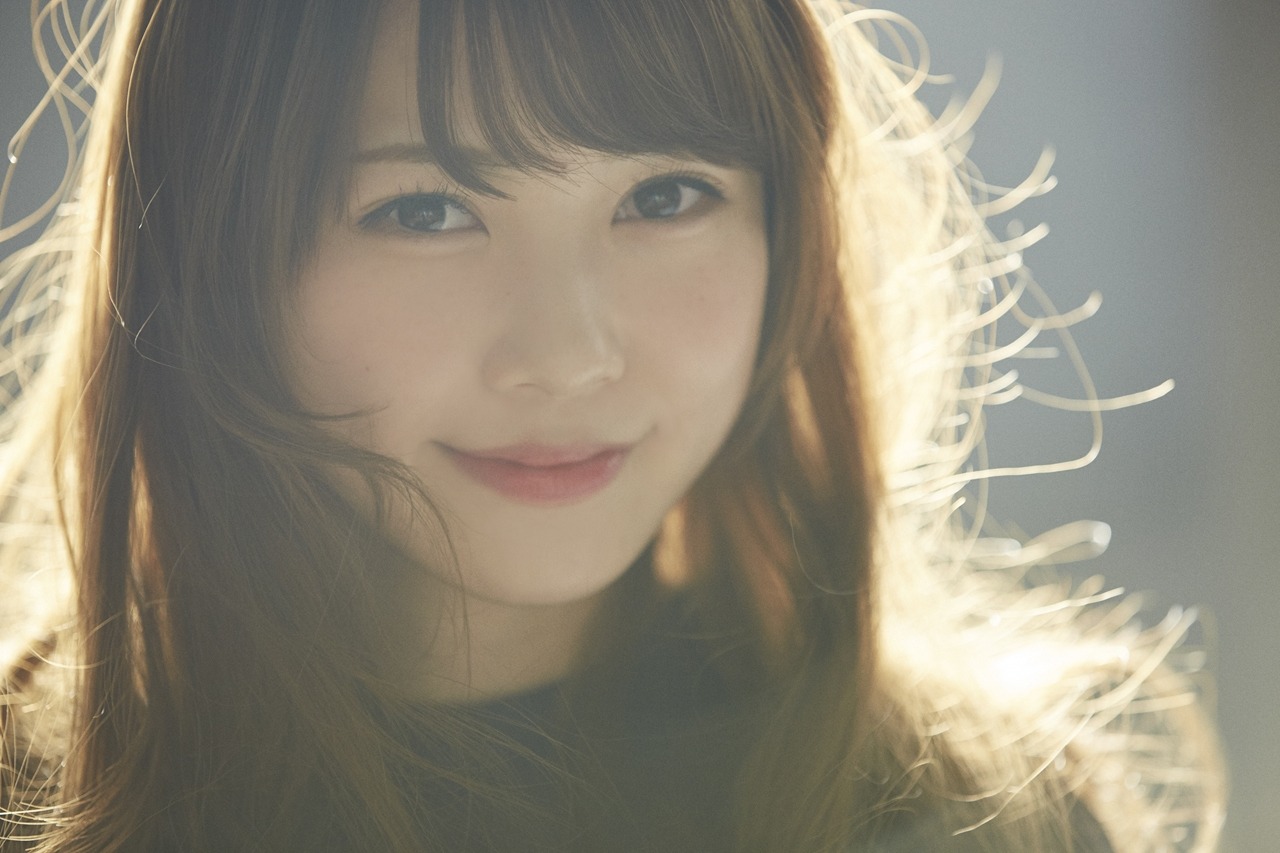 46pic:  Shiho Kato - HUSTLE PRESS  