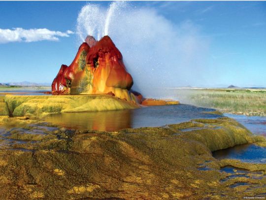 sixpenceee:  The Mammoth Hot Springs of Yellowstone National Park in Wyoming.Chihuahuan Desert in New Mexico is Carlsbad  Caverns National Park, a series of more than 119 caves that were formed  from sulfuric acid that dissolved its surrounding limestone