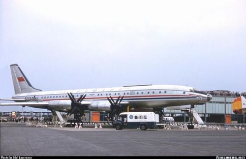 loop-zoop:enrique262:Aeroflot, Tupolev Tu-114 at New York’s John F. Kennedy International airport.Lo