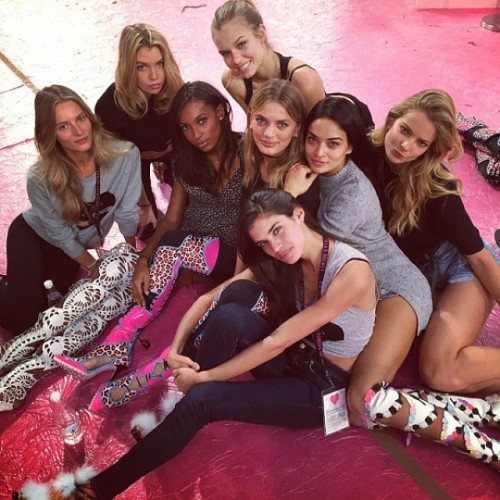@victoriassecret: Practice makes perfect! The girls take a break after a long day at rehearsals. #VS