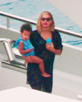 bodyrock:  Bey, Jay and Blue in Italy (September 5th 2013)