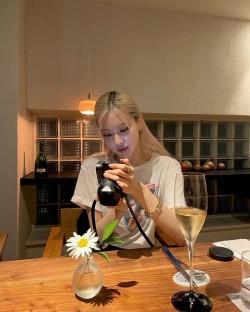 joyhearv:Rosé girlfriend material porn pictures