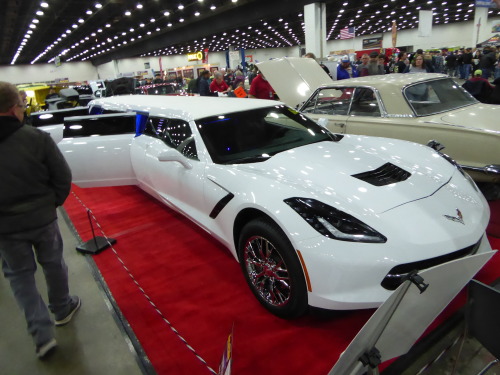 fromcruise-instoconcours:  C7 Corvette limo, for when you want a speedy ride, but at the length of a school bus.