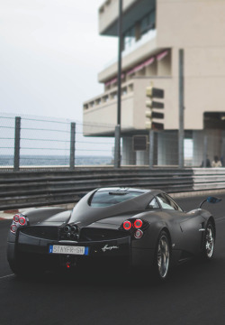 stayfr-sh:  Pagani Huayra | SF 