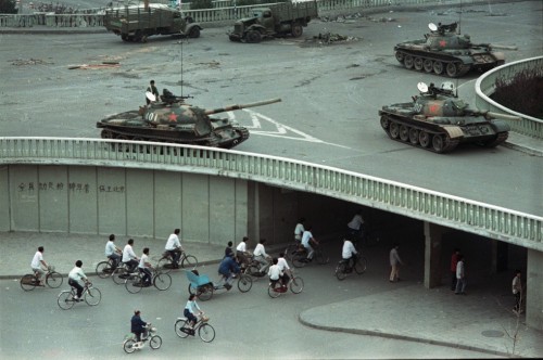shihlun:「全民动員粉碎军管 保卫北京」 June 5, 1989, Beijing, China.photo: Vincent Yu