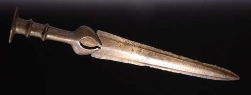 art-of-swords: Bronze Short Sword Dated: approximately 1200 B.C.E. Place of Origin: Luristan Me