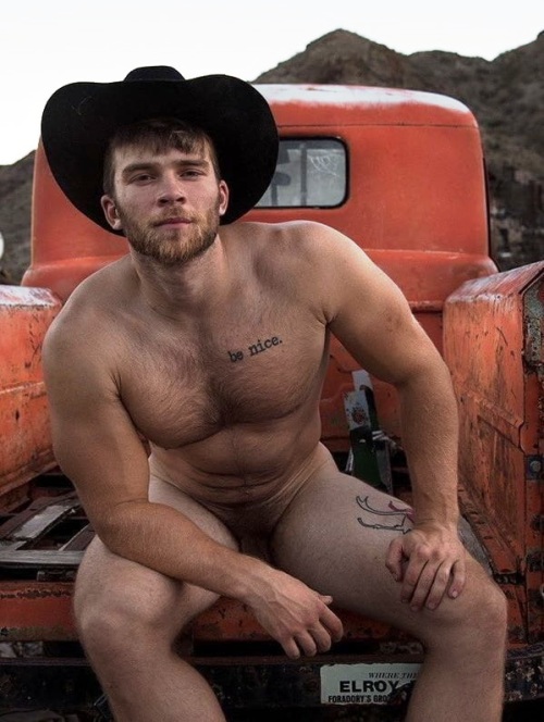 🤠Cowboys, Blue Collar Guys 👷🏽 are My Type 😍