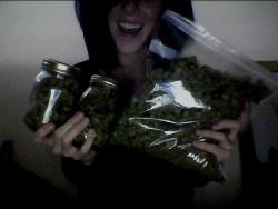 nuug-lyfe:  nuug-lyfe:  the happiest moment for any stoner, the re-up   Still the greatest day ever